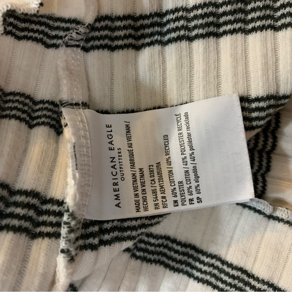American Eagle Ivory Black Top size Small Back to School - Picture 3 of 3